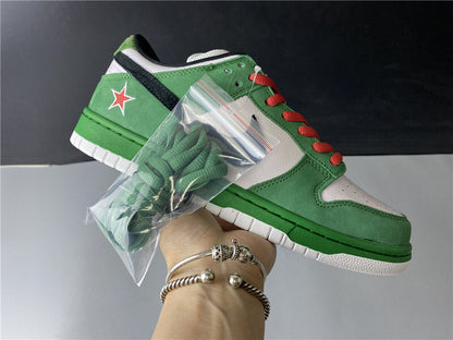 Dunk Low Heineken Verde Branco e Vermelho
