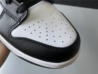 Dunk Low Panda Preto e Branco