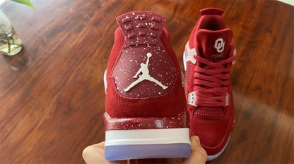 Air Jordan 4 Retrô Oklahoma Sooners Vinho Branco e Azul Gelo