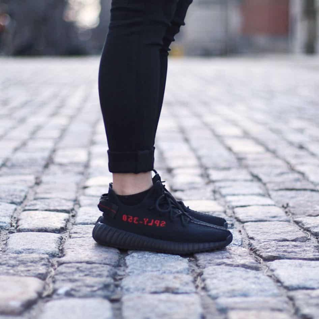 Adidas Yeezy Boost 350 V2 Core Black Red