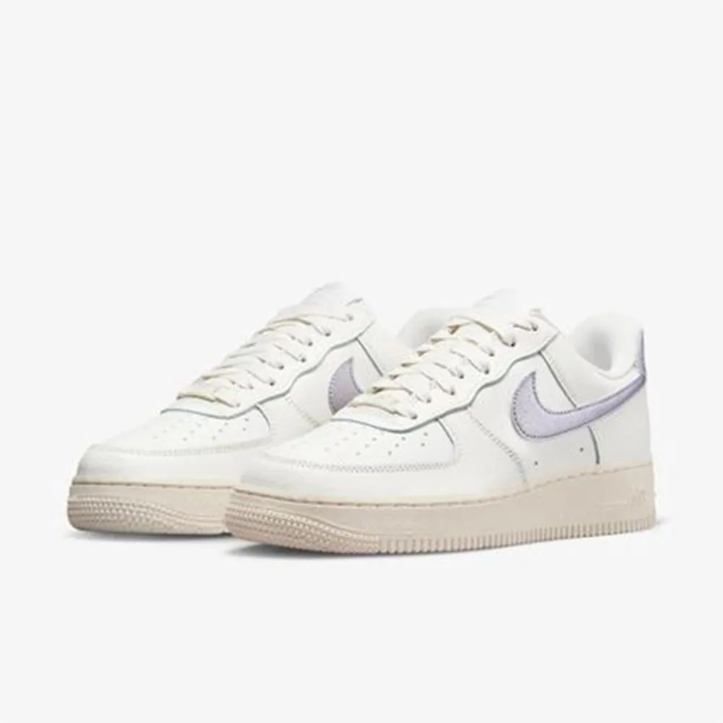 Tenis Nike Air Force 1 07 Branco / Roxo