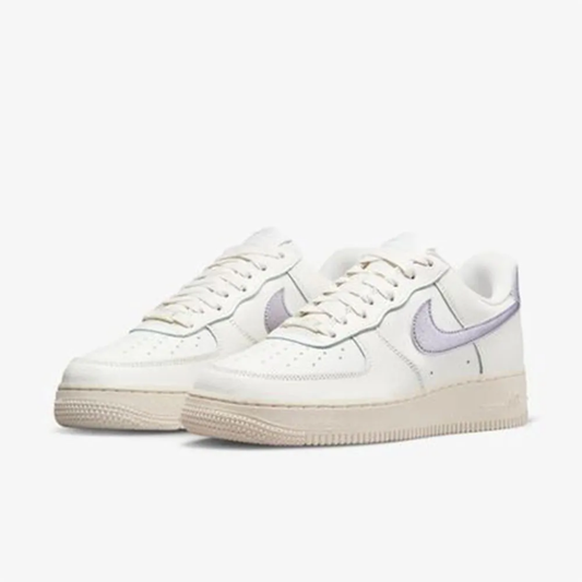 Tenis Nike Air Force 1 07 Branco / Roxo