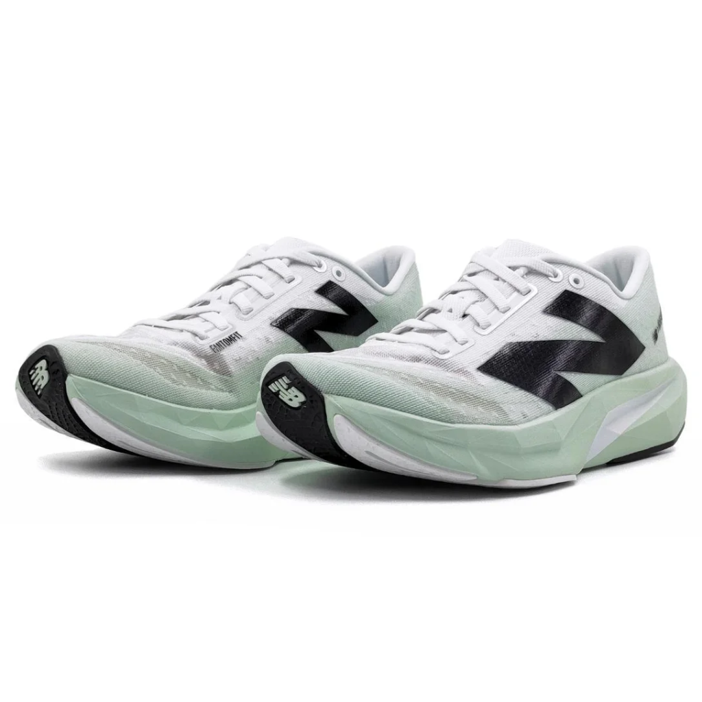 Tênis New Balance FuelCell Rebel V4 Feminino - Verde claro