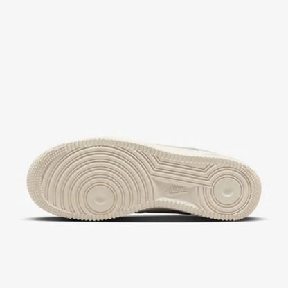 Tenis Nike Air Force 1 07 Branco / Roxo