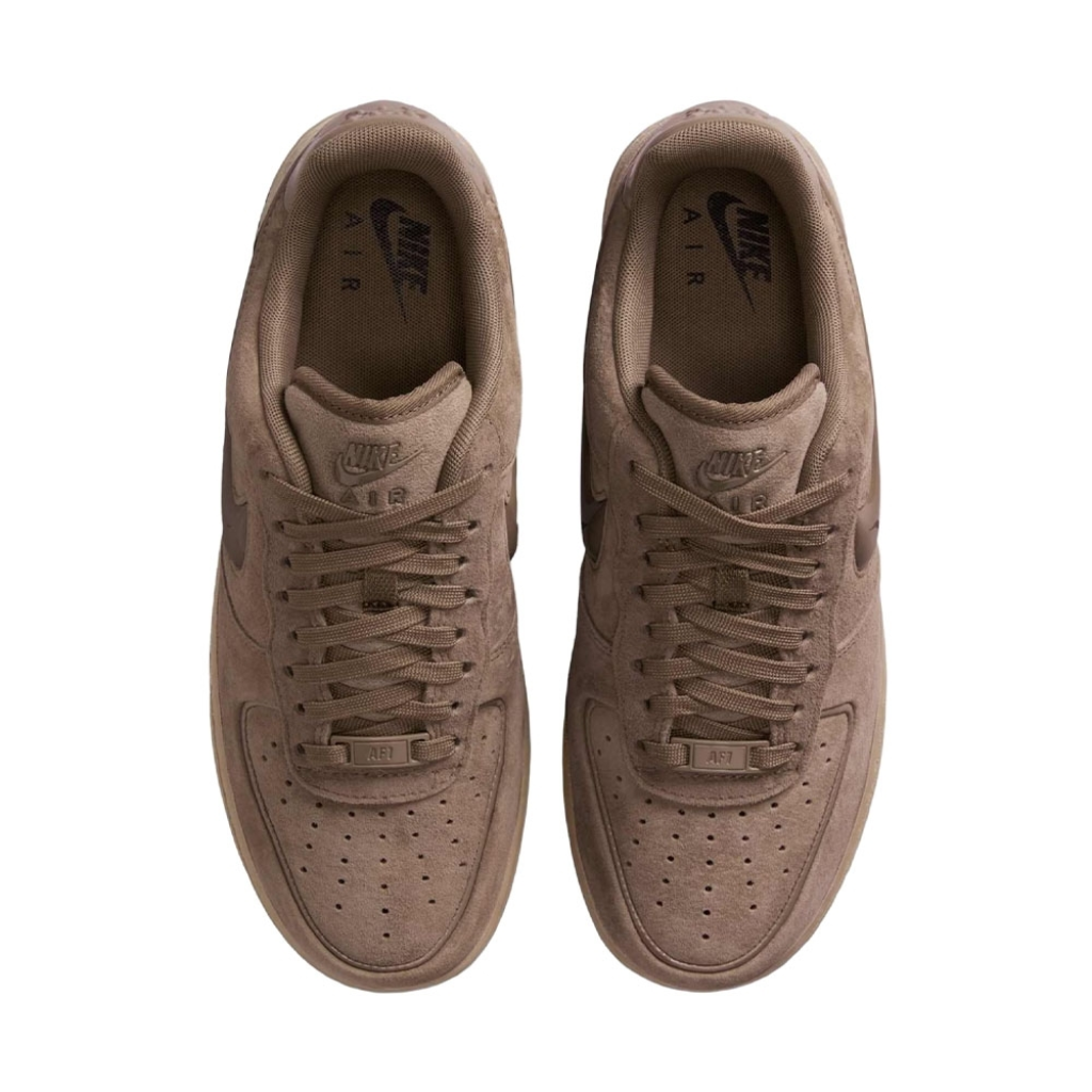 Tênis Nike Air Force 1 07 Marrom