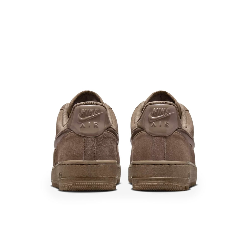 Tênis Nike Air Force 1 07 Marrom