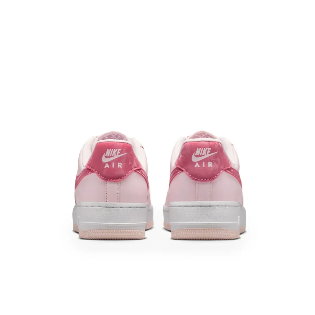 Tênis Nike Air Force 1 07 Rosa