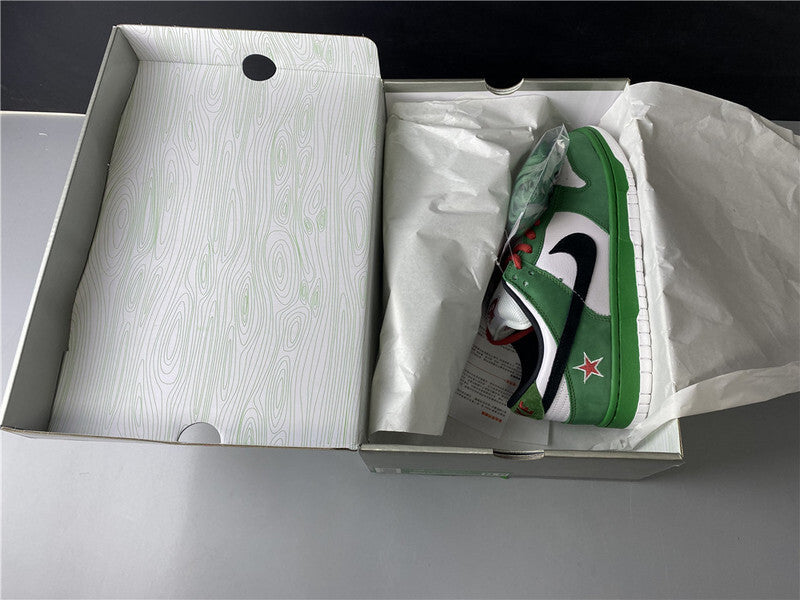 Dunk Low Heineken Verde Branco e Vermelho