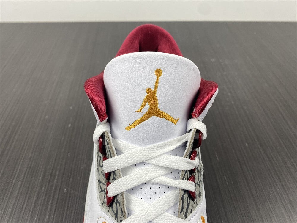 Air Jordan 3 Branco Vermelho e Cinza