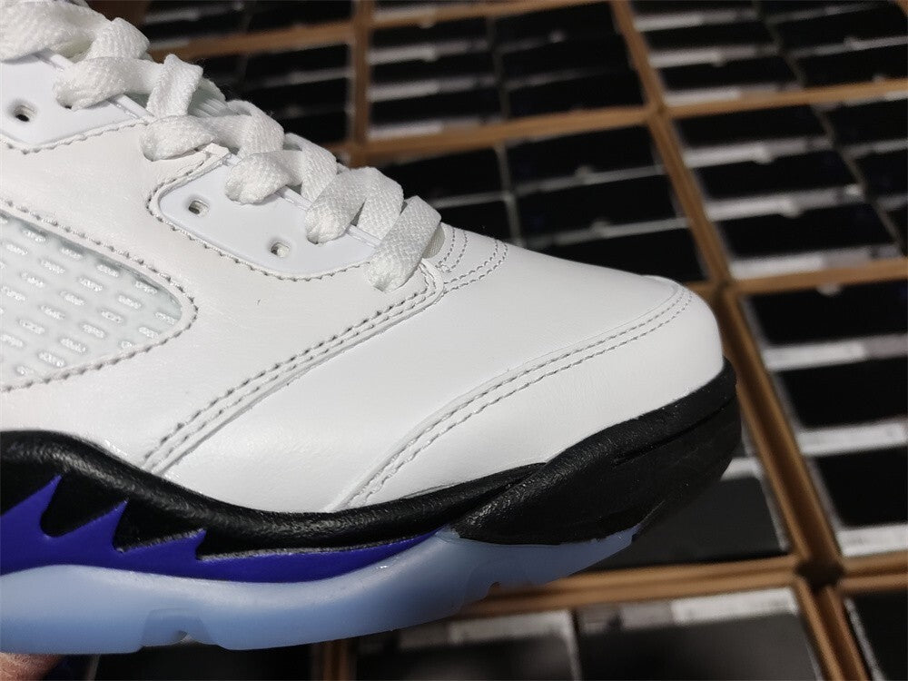 Air Jordan 5 Branco Roxo e Preto