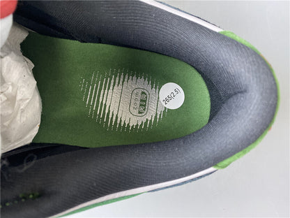 Dunk Low Heineken Verde Branco e Vermelho