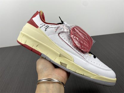 Air Jordan 2 Low Branco Vermelho e Preto