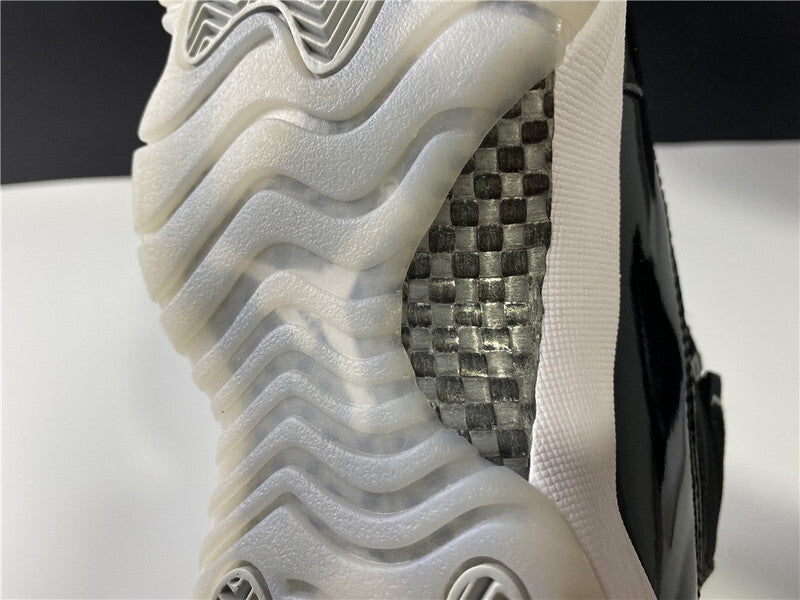 Air Jordan 11 Space Jam Preto Branco